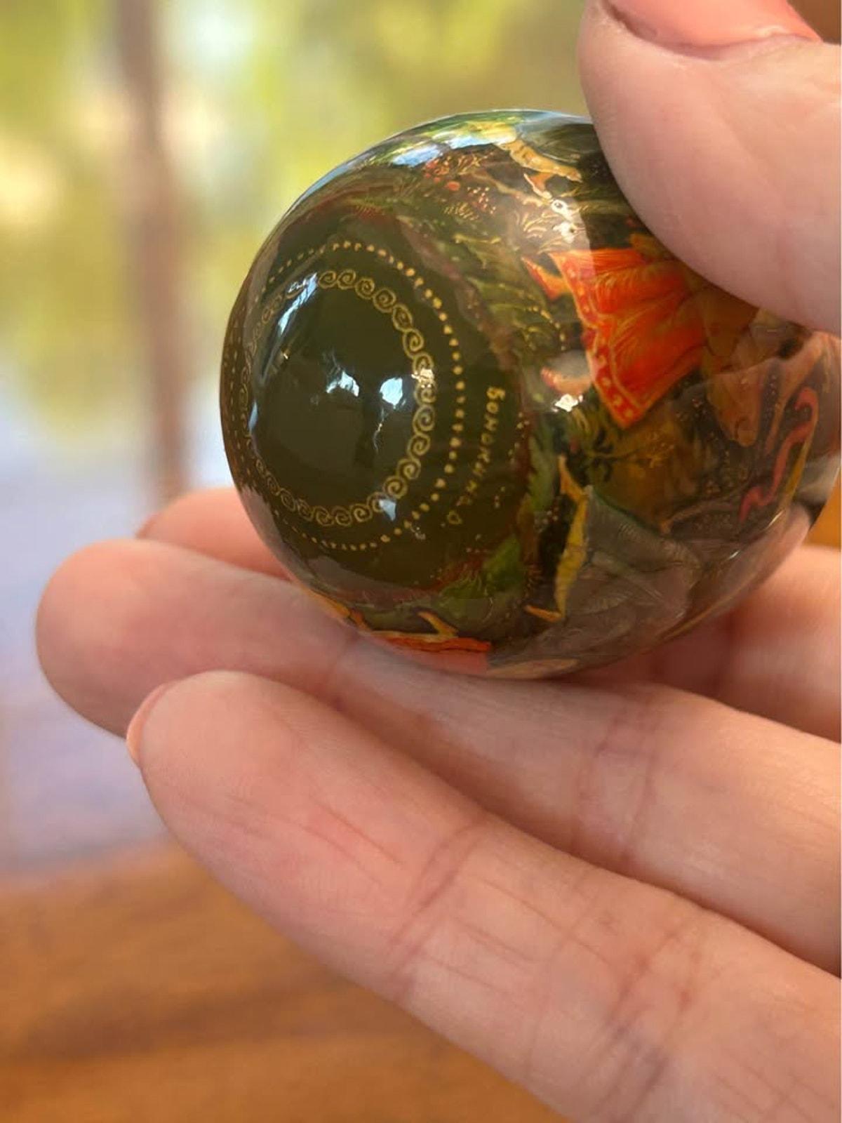 Vintage 1971 Palekh Russian Lacquer Egg on Stand O. Vonokina Miniature