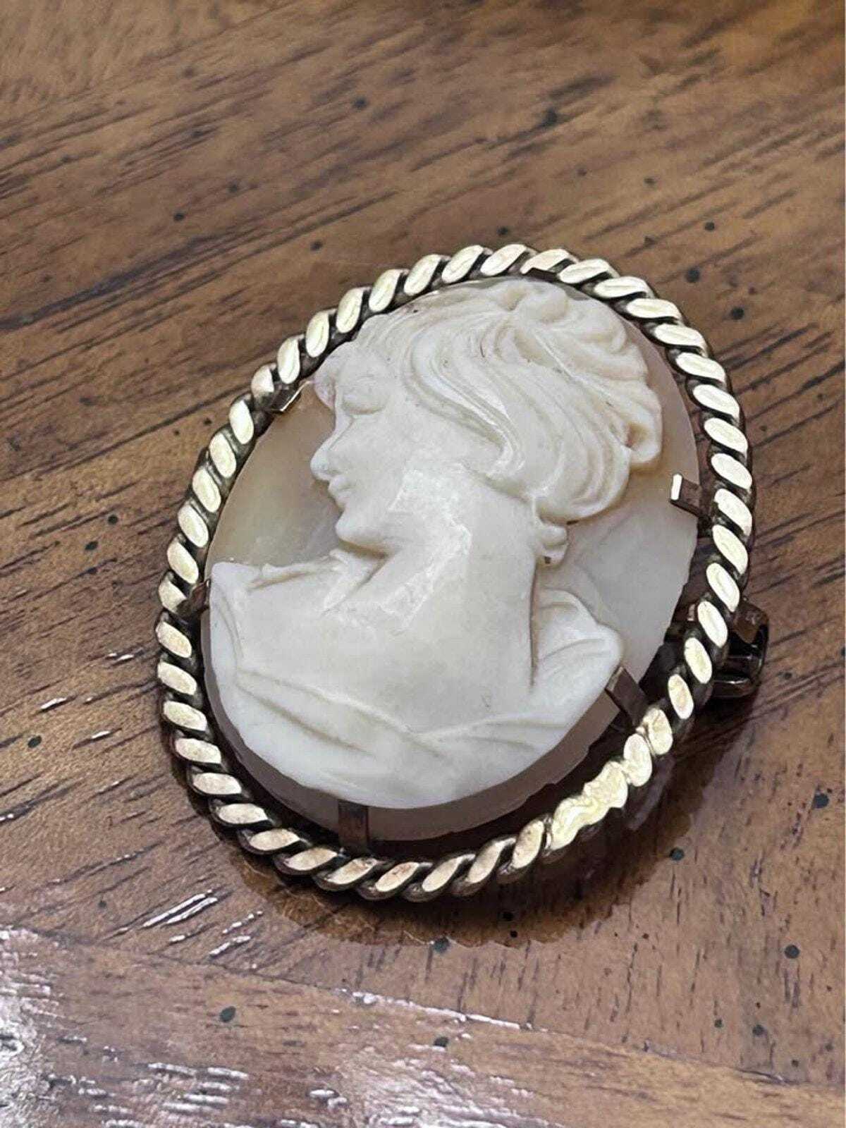 Vintage EJC 9k Solid Gold Carved Shell Portrait Cameo Brooch Birmingham Hallmark