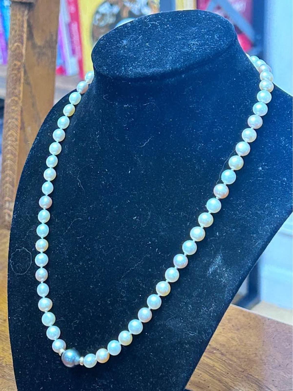 Vintage Cultured Pearl Necklace with 14K Gold Clasp and Grey Baroque Pearl
