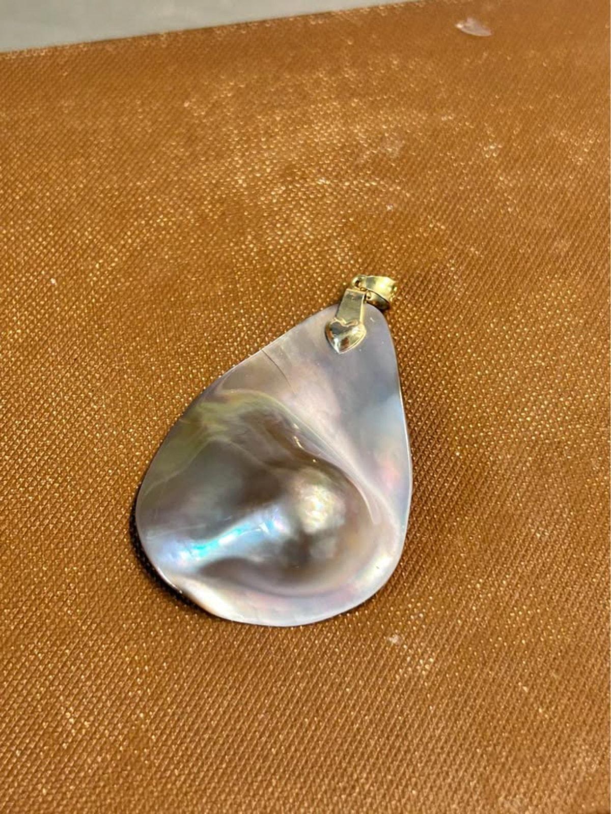 Large 14k Gold Natural Iridescent Mabe Blister Pearl Pendant