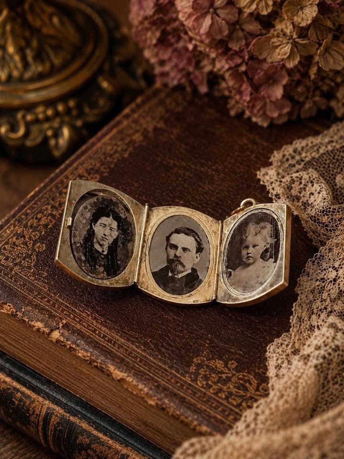 Antique Victorian Gold-Filled Accordion Locket with Strap Motif and Four Photo Compartments