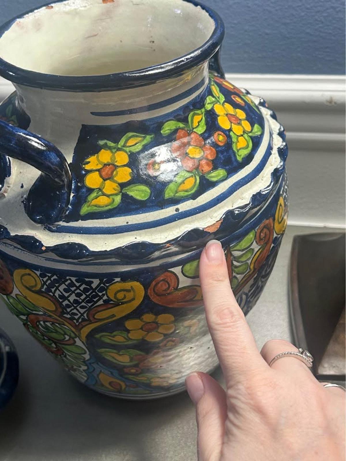 Venegas Mexico Talavera Pottery Set, Signed Lidded Ginger Jar and Urn