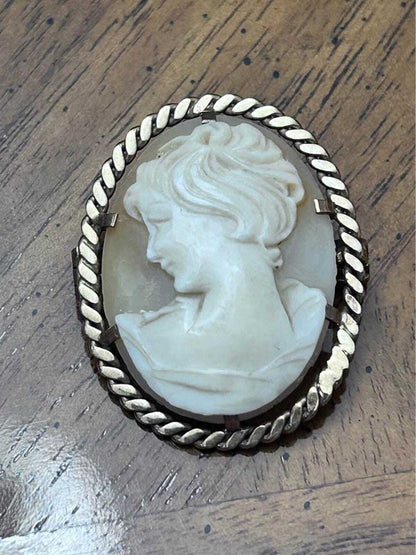 Vintage EJC 9k Solid Gold Carved Shell Portrait Cameo Brooch Birmingham Hallmark