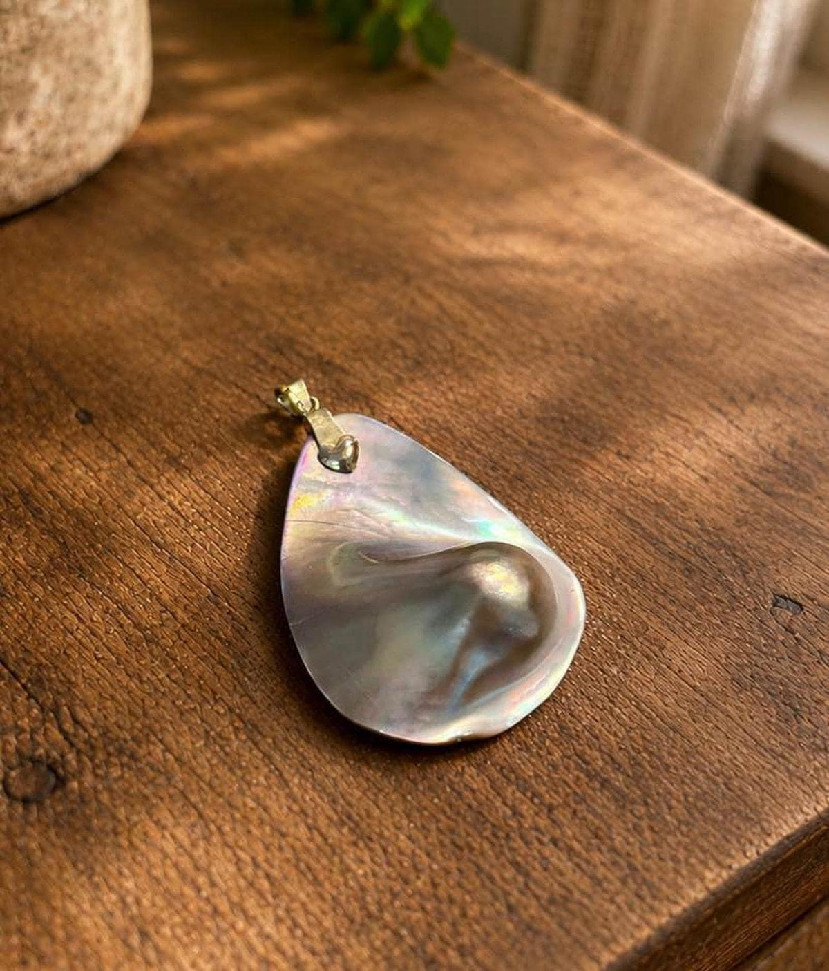Large 14k Gold Natural Iridescent Mabe Blister Pearl Pendant