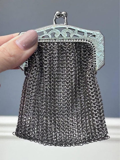 Vintage Whiting & Davis Art Deco Silver Tone Mesh Coin Purse