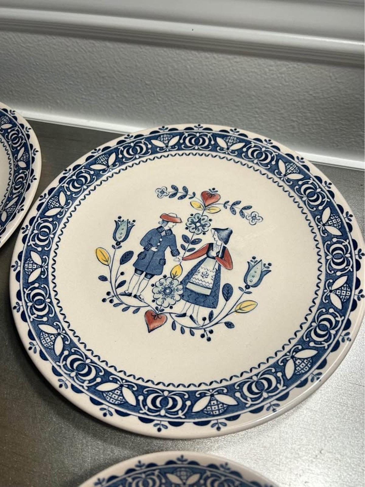 Vintage Johnson Brothers Hearts and Flowers Staffordshire Ironstone 7-Piece Mixed Dishware Set