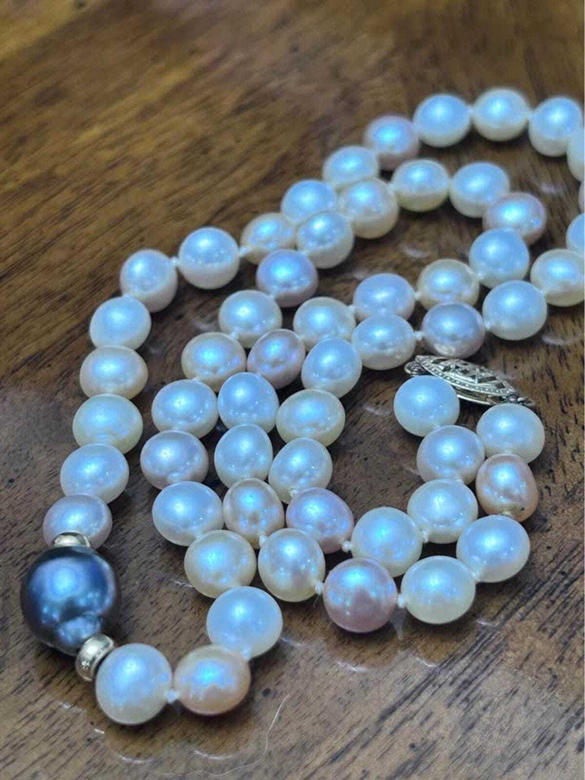 Vintage Cultured Pearl Necklace with 14K Gold Clasp and Grey Baroque Pearl