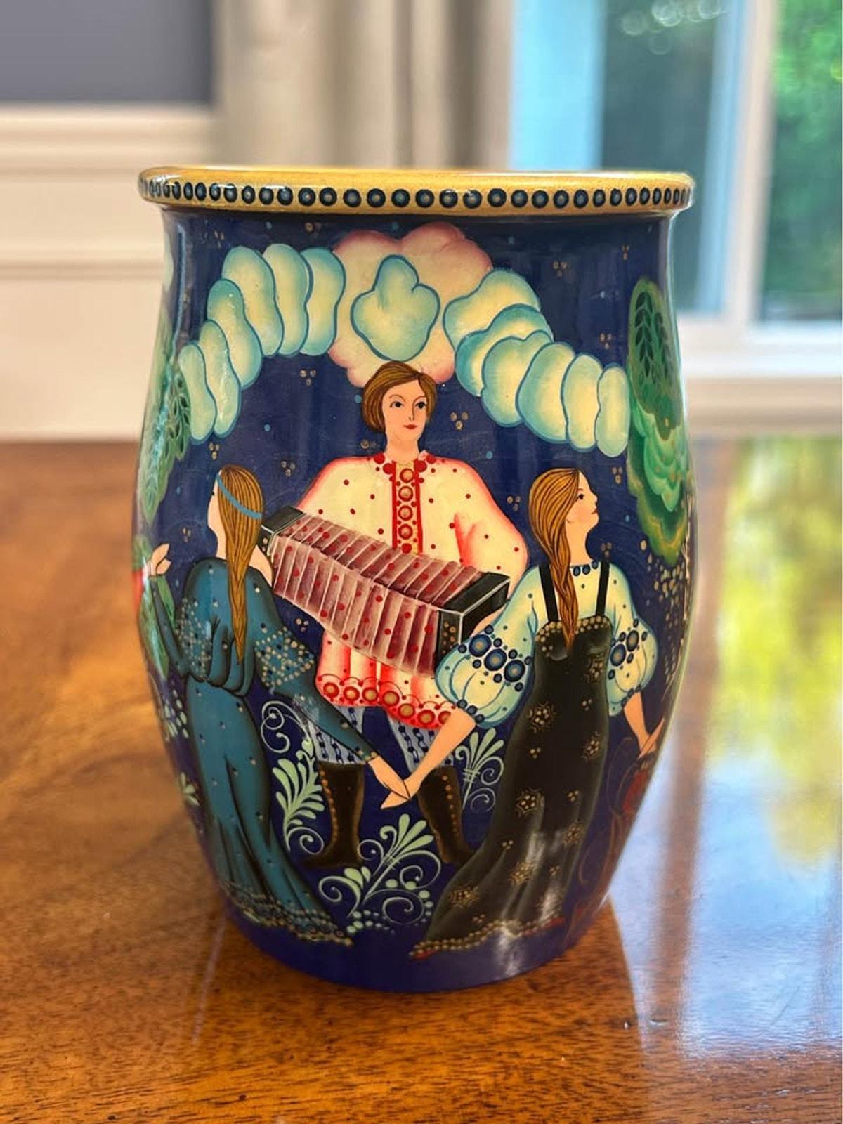 Vintage 1992 S. Gorshunova Russian Lacquer Hand-Painted Vessel
