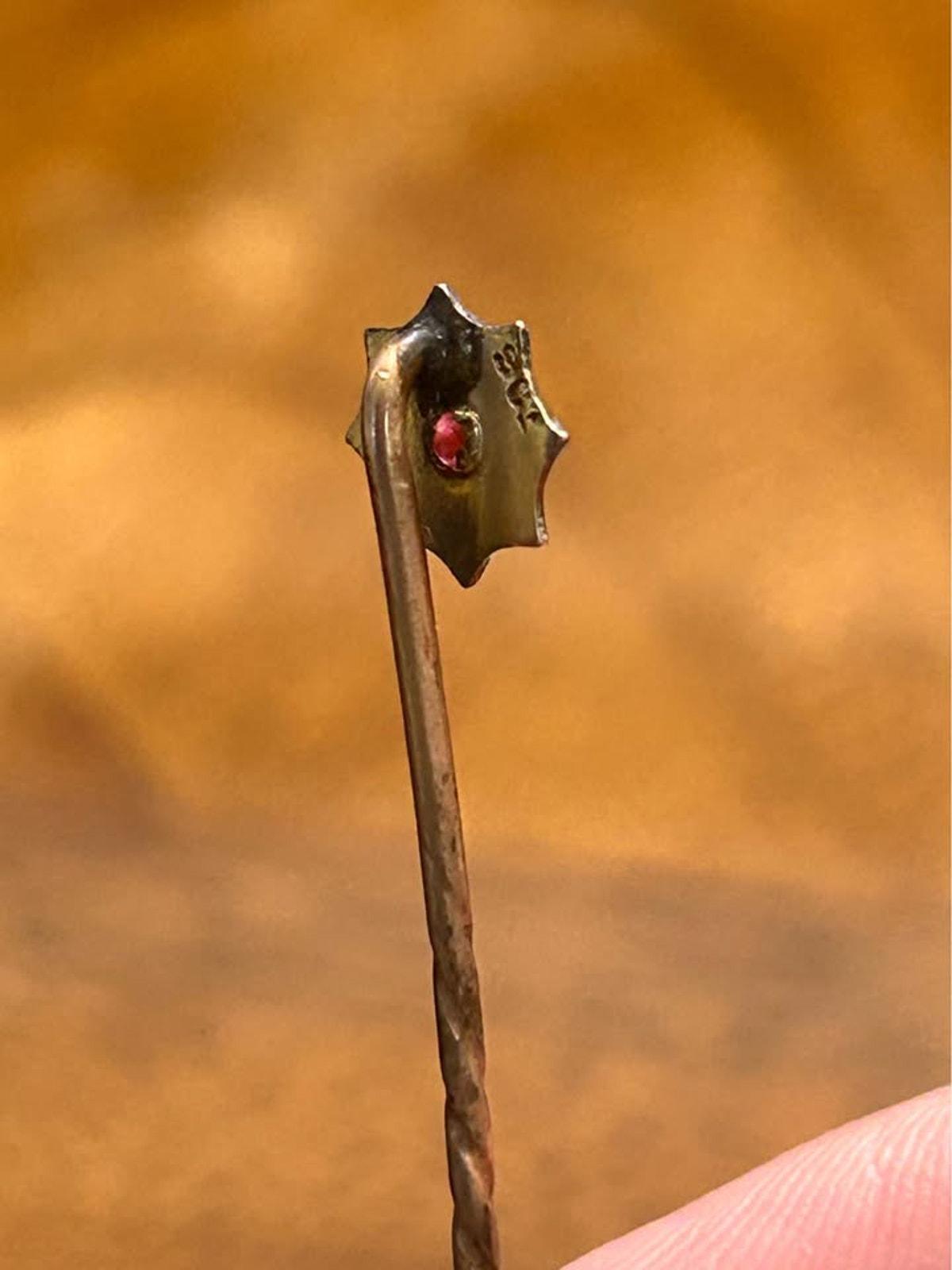 Antique 9ct Gold and Garnet Star Stick Pin, Victorian Edwardian Tie Pin