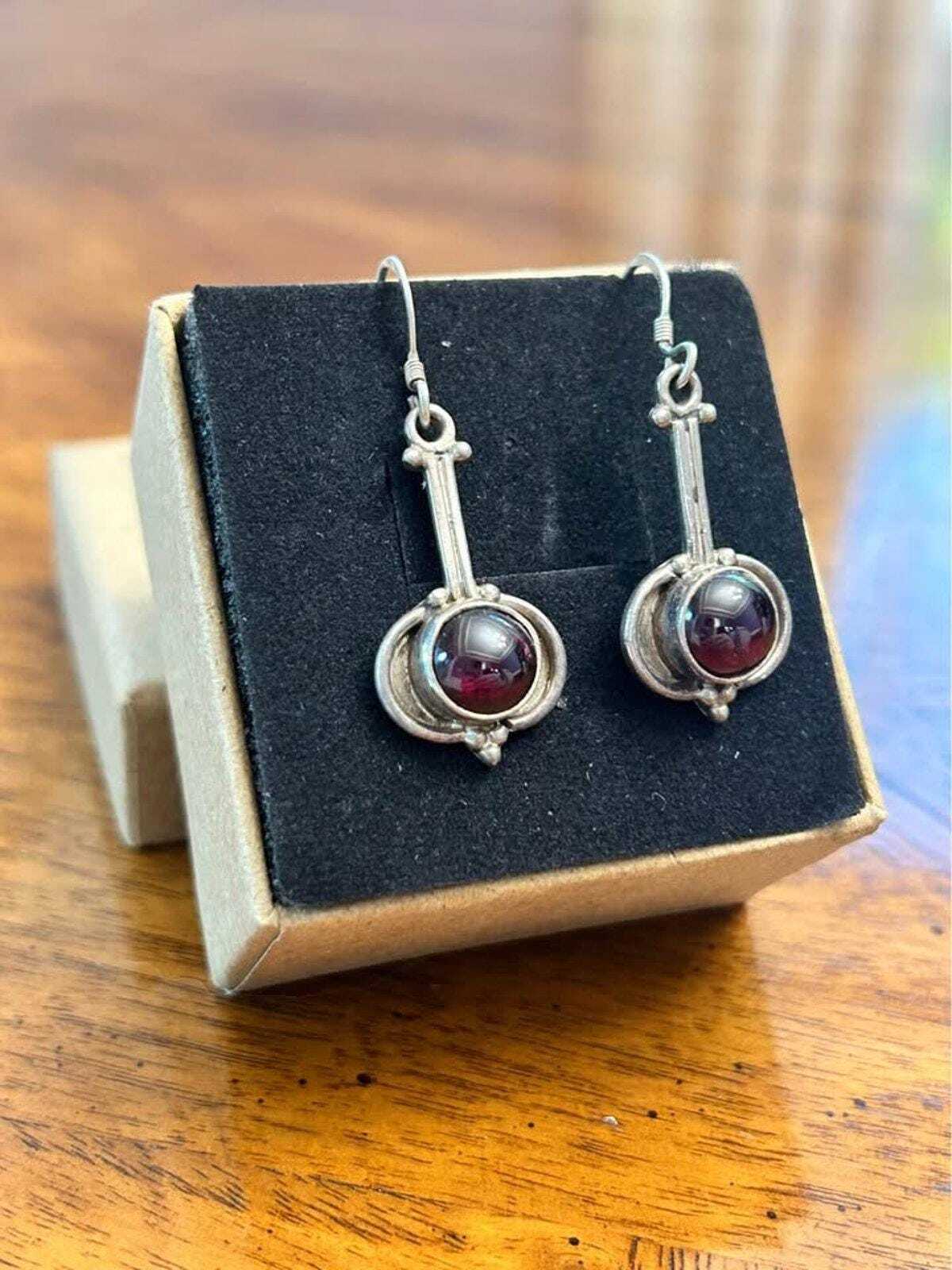 Vintage Artisan Modernist 925 Sterling Silver & Garnet Pendulum Drop Earrings